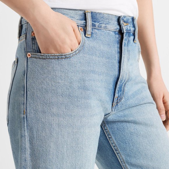 Club Monaco Relaxed Slim Crop and Strength Leg Denim Jeans - Picture 3 of 16